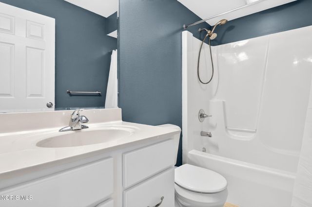 10919 S Lakes Drive, Perrysburg, OH 43551