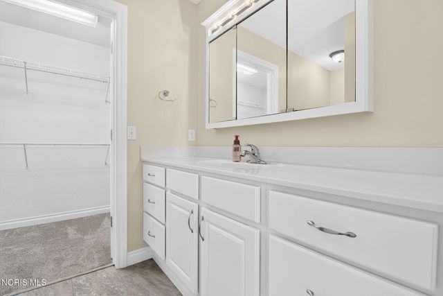 10919 S Lakes Drive, Perrysburg, OH 43551