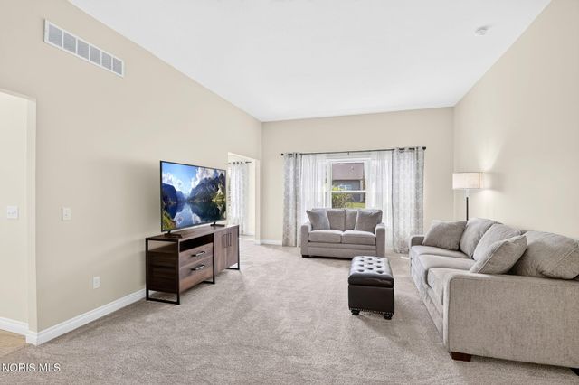 10919 S Lakes Drive, Perrysburg, OH 43551