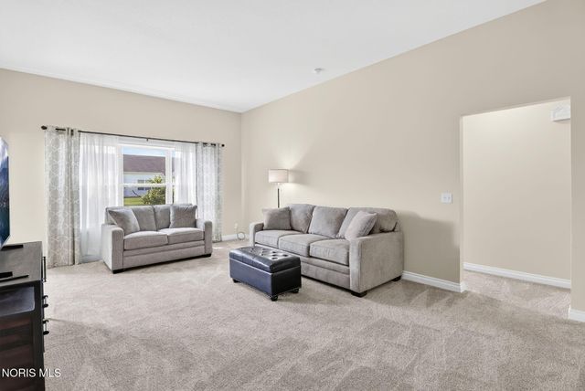 10919 S Lakes Drive, Perrysburg, OH 43551