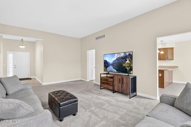 10919 S Lakes Drive, Perrysburg, OH 43551