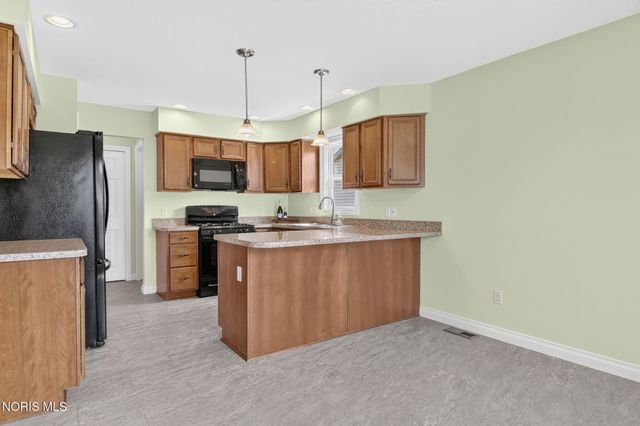 10919 S Lakes Drive, Perrysburg, OH 43551
