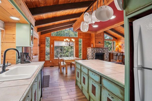 24800 Marion Ridge Drive, Idyllwild, CA 92549