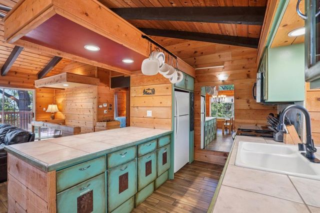 24800 Marion Ridge Drive, Idyllwild, CA 92549