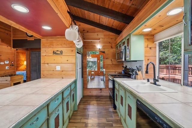 24800 Marion Ridge Drive, Idyllwild, CA 92549