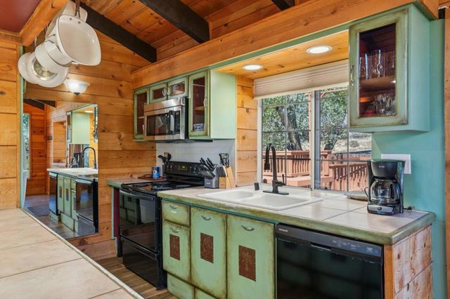 24800 Marion Ridge Drive, Idyllwild, CA 92549