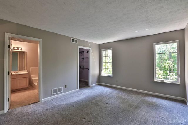 10555 Montgomery Road, Montgomery, OH 45242