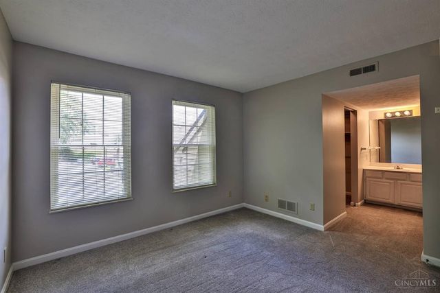 10555 Montgomery Road, Montgomery, OH 45242