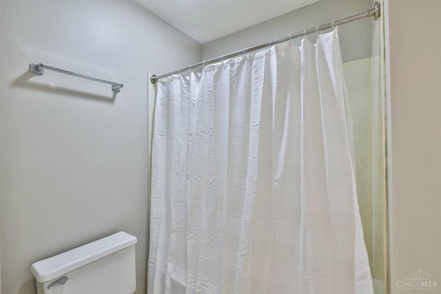 10555 Montgomery Road, Montgomery, OH 45242