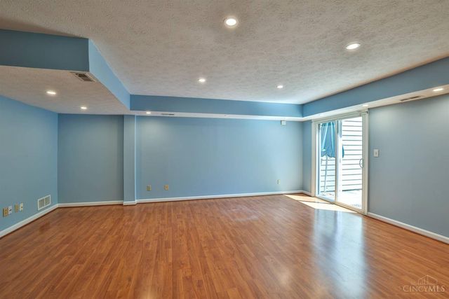 10555 Montgomery Road, Montgomery, OH 45242