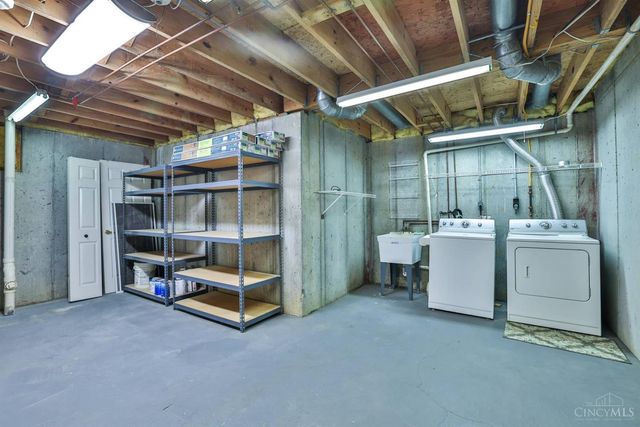 10555 Montgomery Road, Montgomery, OH 45242