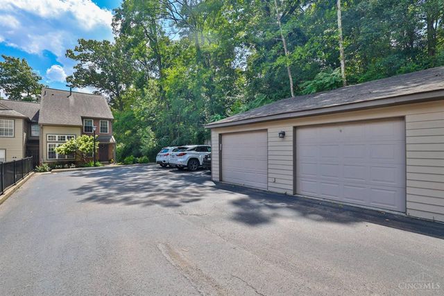 10555 Montgomery Road, Montgomery, OH 45242