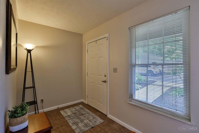 10555 Montgomery Road, Montgomery, OH 45242