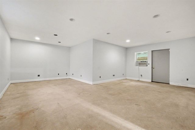 13050 Lincoln Lake Avenue, Gowen, MI 49326
