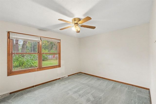 13050 Lincoln Lake Avenue, Gowen, MI 49326