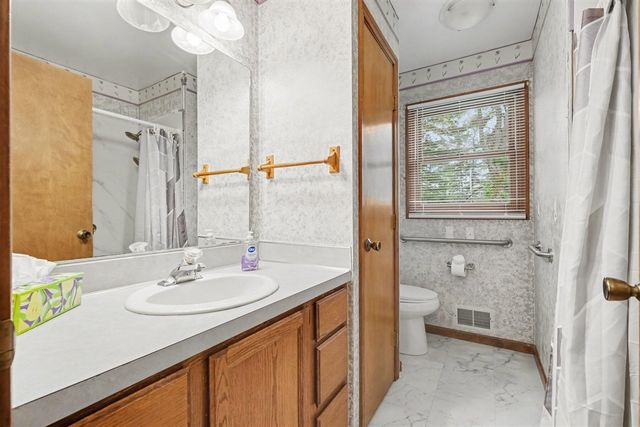 13050 Lincoln Lake Avenue, Gowen, MI 49326