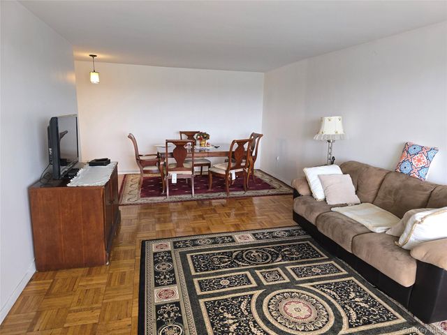 1841 Central Park Avenue 7L, Yonkers, NY 10710