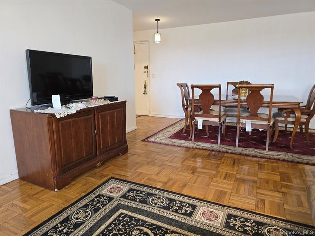 1841 Central Park Avenue 7L, Yonkers, NY 10710