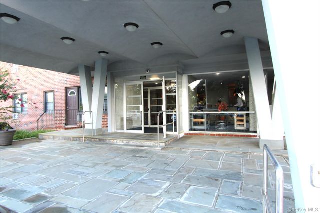 1841 Central Park Avenue 7L, Yonkers, NY 10710