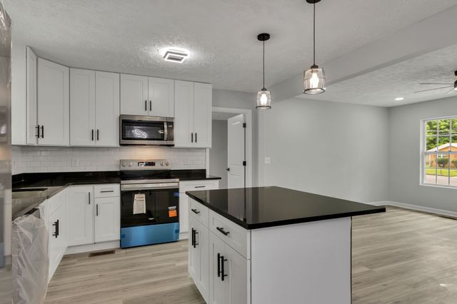 1907 Russell Dr, Murfreesboro, TN 37130