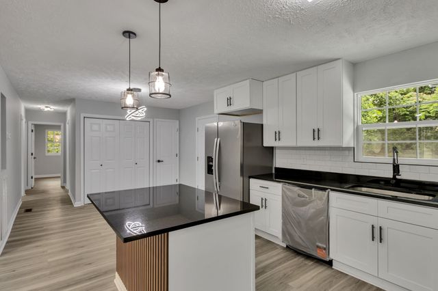 1907 Russell Dr, Murfreesboro, TN 37130