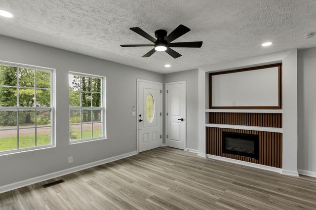 1907 Russell Dr, Murfreesboro, TN 37130