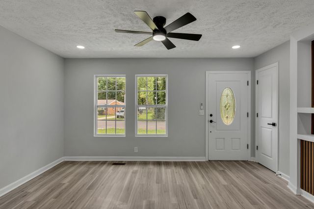 1907 Russell Dr, Murfreesboro, TN 37130