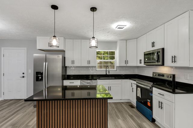 1907 Russell Dr, Murfreesboro, TN 37130