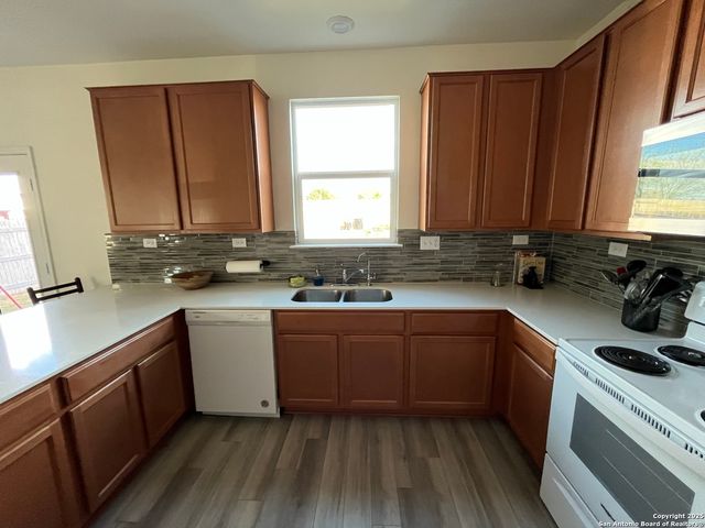 4684 Via Sonoma, Converse, TX 78109