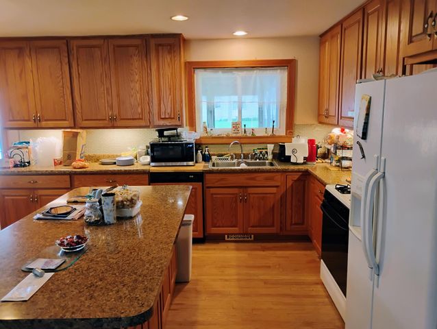 12415 Clinton River Road, Sterling Heights City, MI 48313