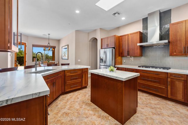 1233 W Portico Drive, Oro Valley, AZ 85755