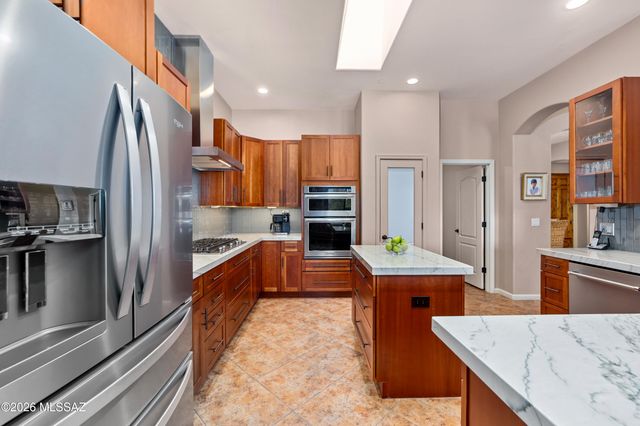 1233 W Portico Drive, Oro Valley, AZ 85755