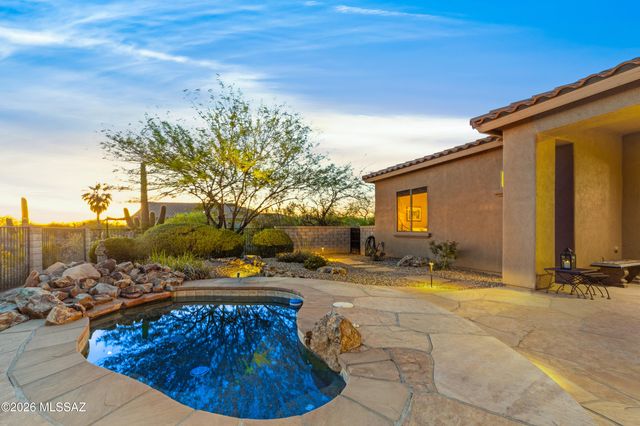 1233 W Portico Drive, Oro Valley, AZ 85755