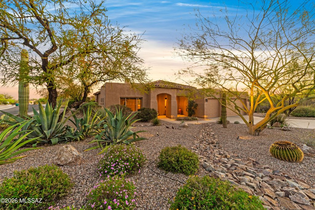 1233 W Portico Drive, Oro Valley, AZ 85755