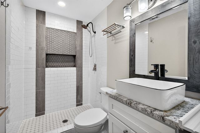 1016 W Hanna Street, Denison, TX 75020