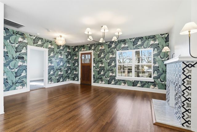 107 Sunset Drive, Cleburne, TX 76033