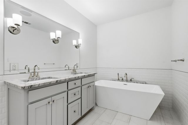 107 Sunset Drive, Cleburne, TX 76033