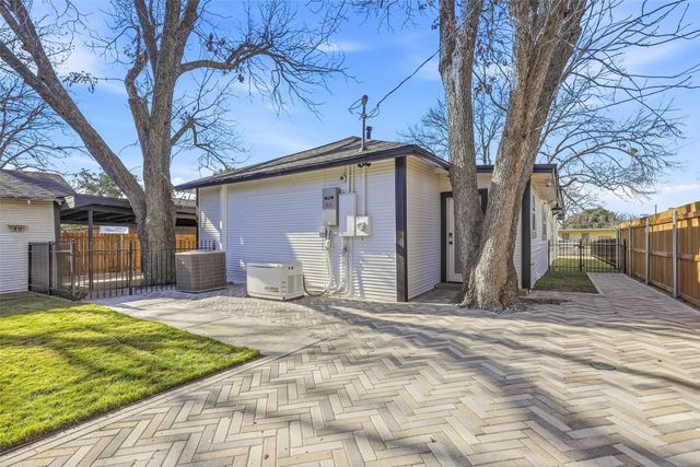 107 Sunset Drive, Cleburne, TX 76033