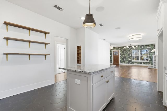 107 Sunset Drive, Cleburne, TX 76033