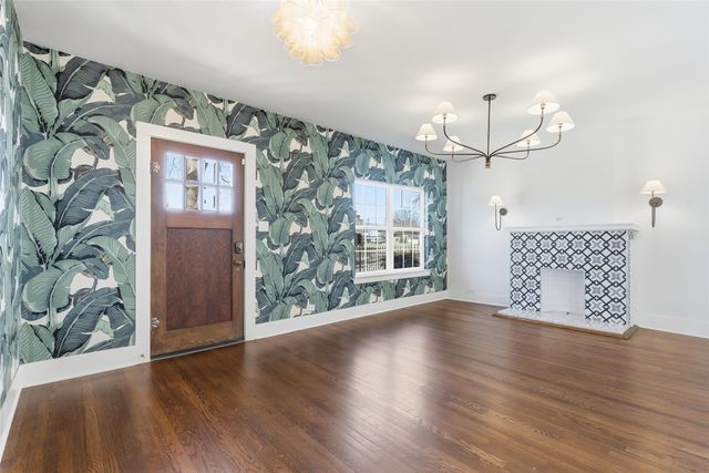 107 Sunset Drive, Cleburne, TX 76033