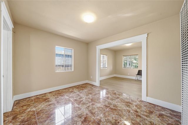 242 W 88th, Los Angeles, CA 90003