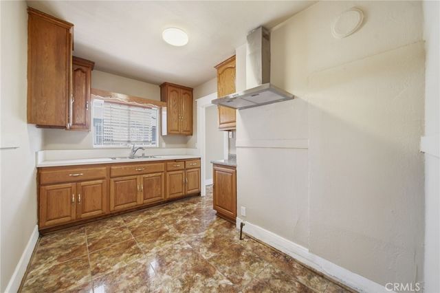242 W 88th, Los Angeles, CA 90003