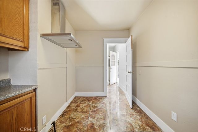 242 W 88th, Los Angeles, CA 90003
