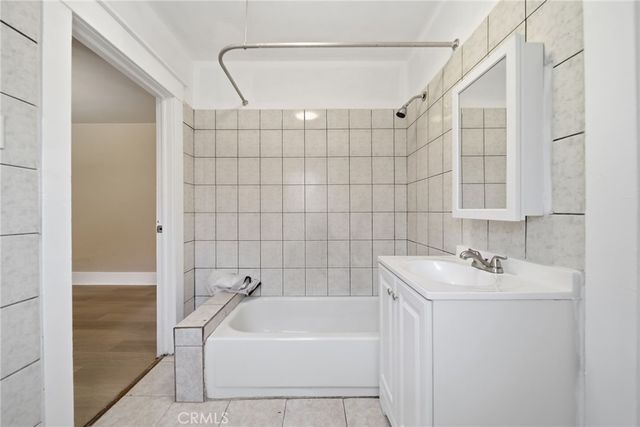 242 W 88th, Los Angeles, CA 90003
