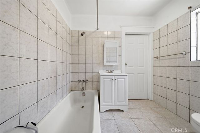 242 W 88th, Los Angeles, CA 90003