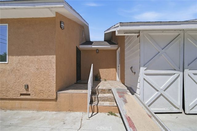 242 W 88th, Los Angeles, CA 90003