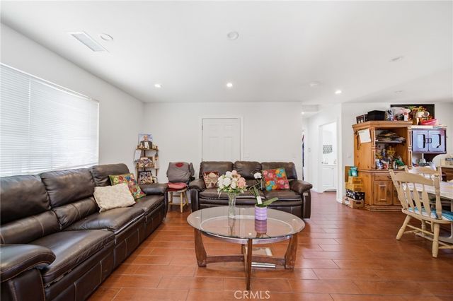 242 W 88th, Los Angeles, CA 90003