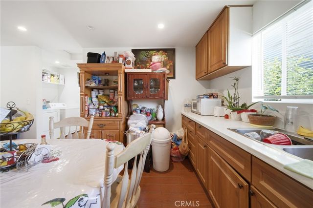 242 W 88th, Los Angeles, CA 90003