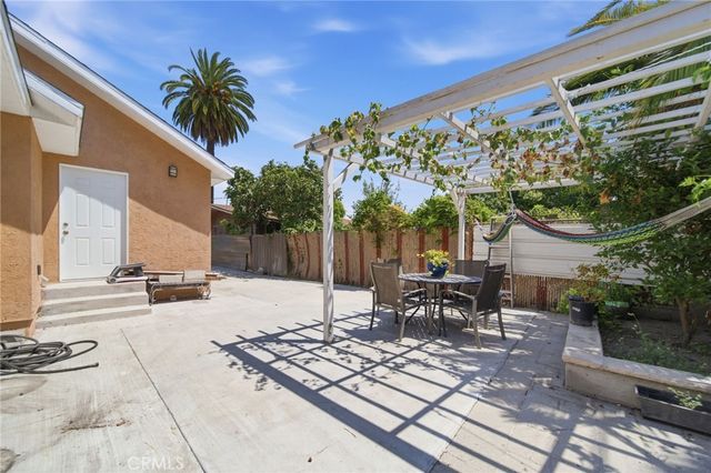 242 W 88th, Los Angeles, CA 90003