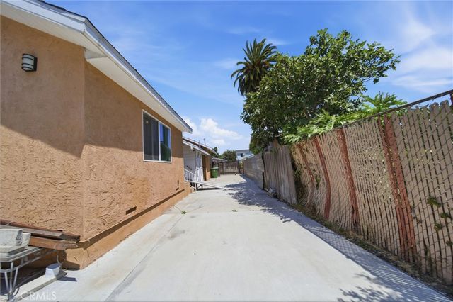 242 W 88th, Los Angeles, CA 90003